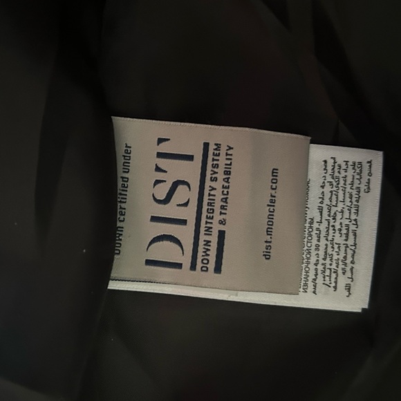 Black moncler puffer - Picture 6 of 6